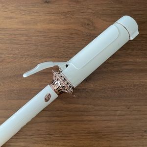 T3 Bodywaver curling iron